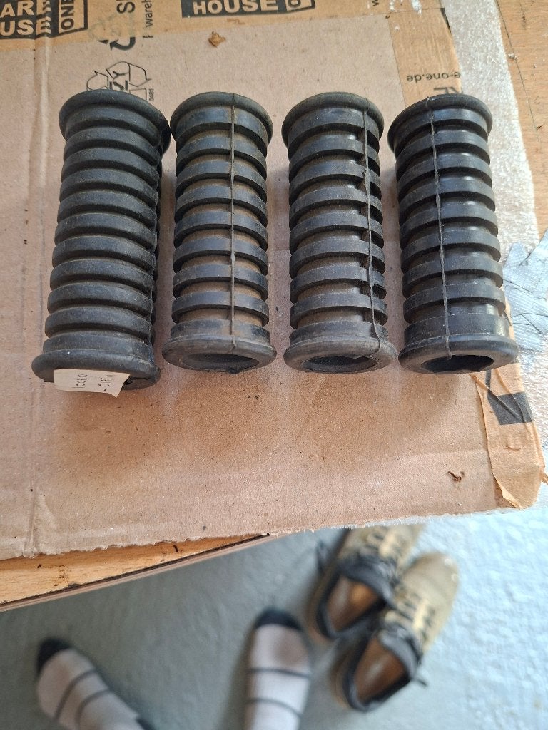 Suzuki rubber voetsteunen. Suzuki reparatie boek., Ophalen of Verzenden, Nieuw