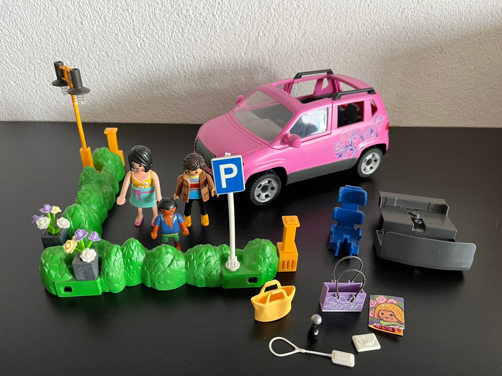 Playmobil gezinsauto met parkeerplaats 9404, Ophalen of Verzenden, Zo goed als nieuw, Complete set