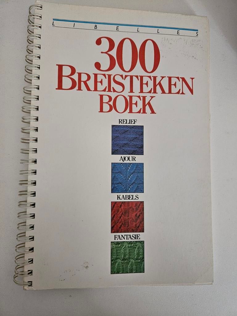300 breistekenboek, Ophalen of Verzenden, Gelezen, Breien en Haken, Libelle