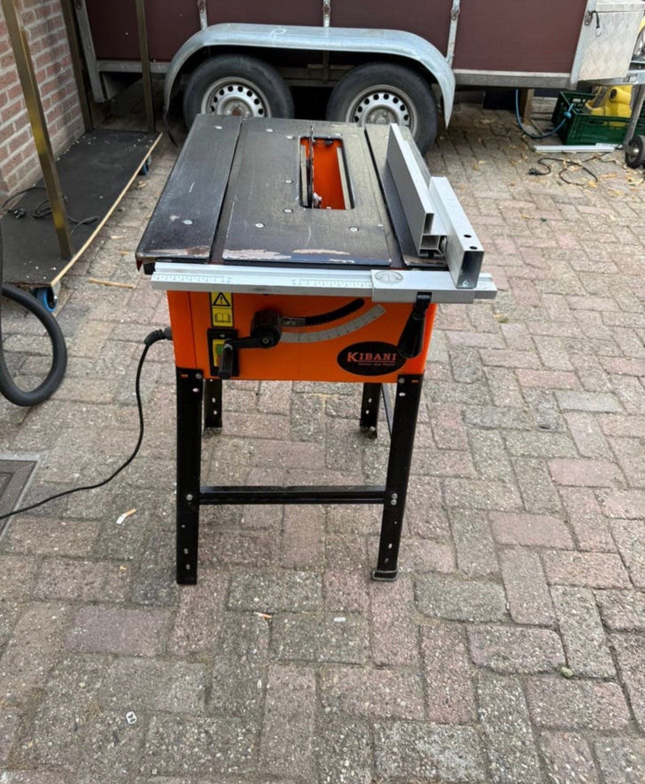 KIBANI Zaagtafel 1500W – Krachtig en gebruiksklaar, Doe-het-zelf en Verbouw, Gereedschap | Zaagmachines, Ophalen, Cirkelzaag, 70 mm of meer