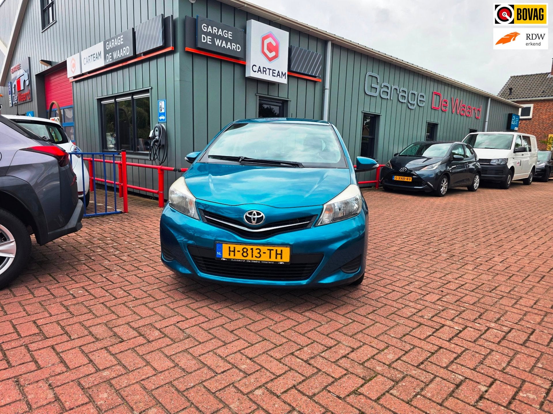 Toyota Yaris 1.3 VVT-i Aspiration, Stof, Gebruikt, 4 cilinders, Blauw