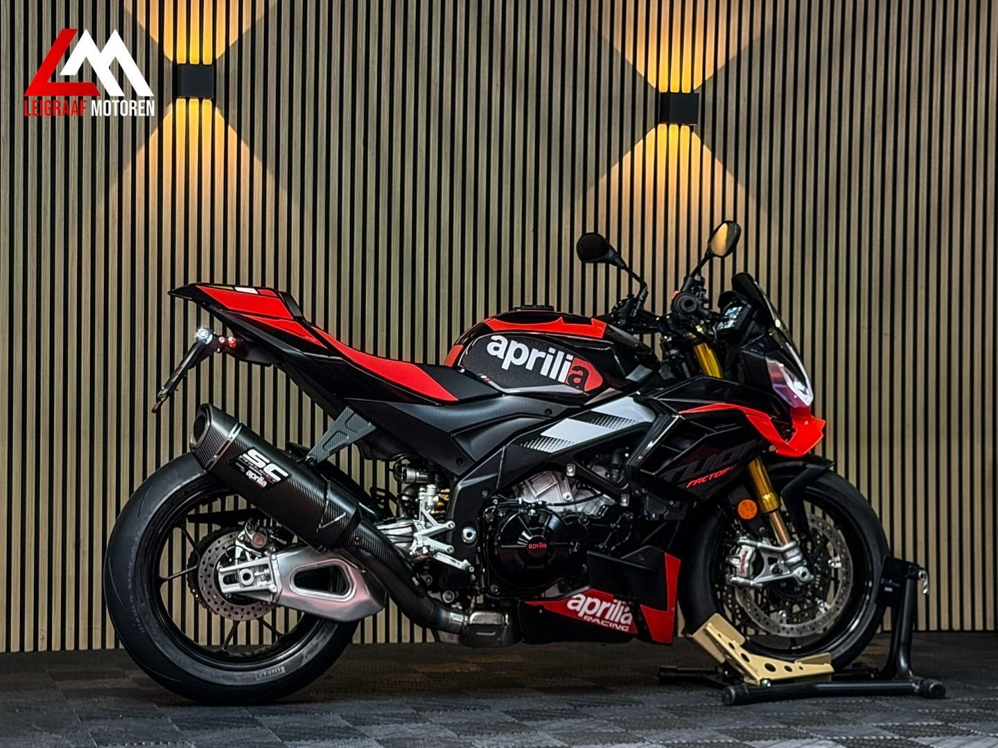 APRILIA TUONO V4 FACTORY  - 2025 - Nieuwstaat - Sc project, 1099 cc, 4 cilinders, Bedrijf, Onbekend