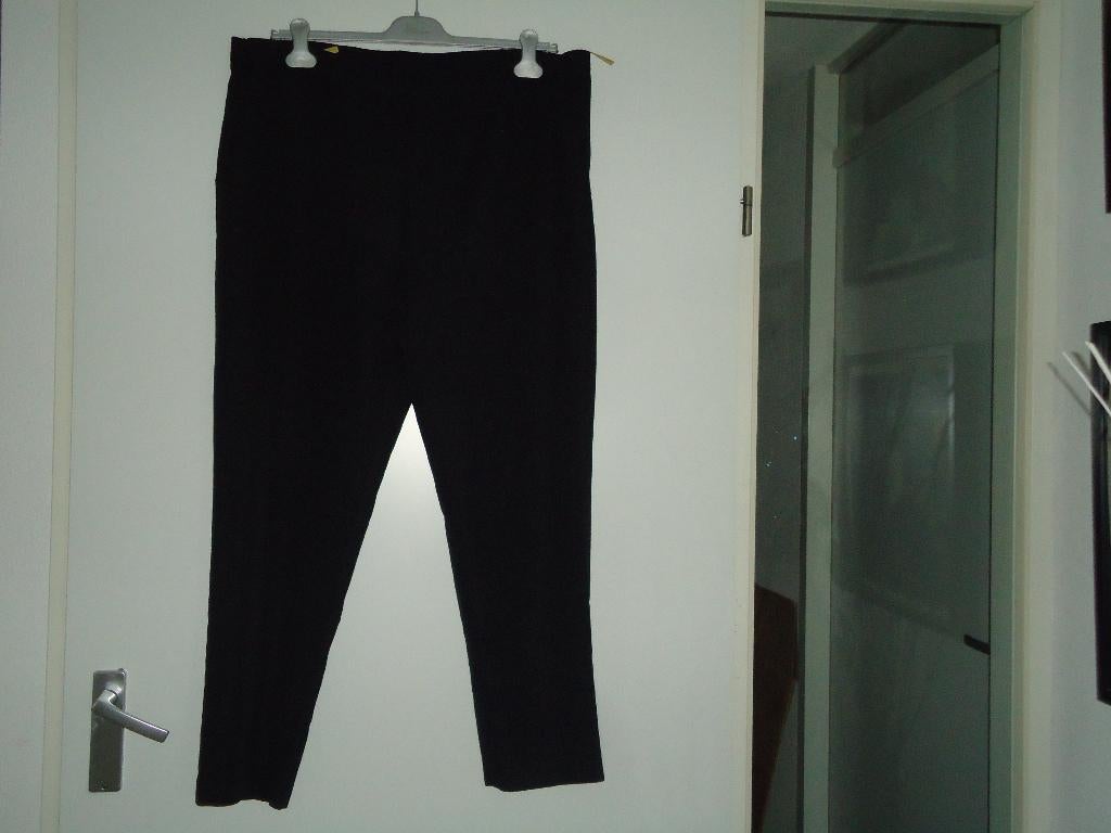 broek mt 46 zwarte lange broek, Zwart, Maat 46/48 (XL) of groter, Ophalen of Verzenden, Zo goed als nieuw