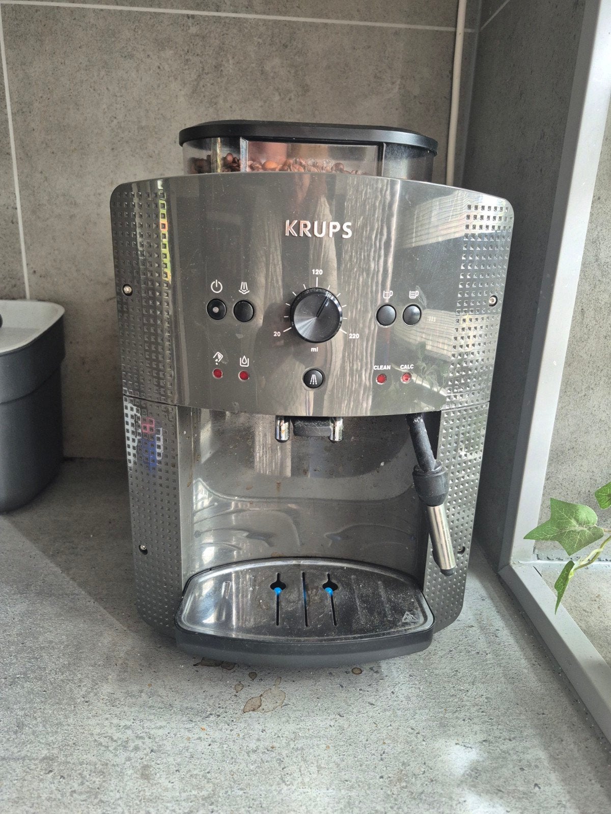 Krups Koffiemachine met bonen - Volautomatisch, Witgoed en Apparatuur, Ophalen, Gebruikt, Koffiemachine, Koffiebonen