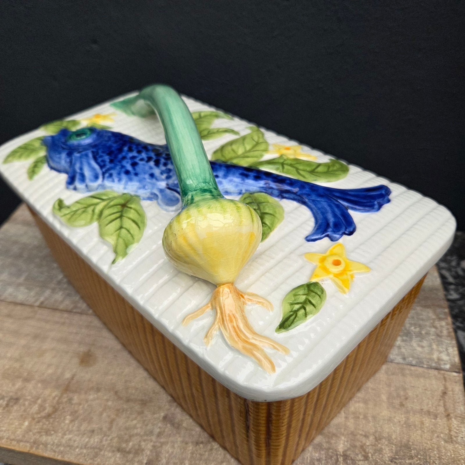 XL Brocante barbotine aardewerk terrine ovenschaal vis, Ophalen of Verzenden