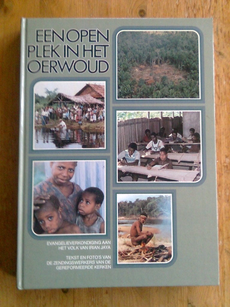 Een open plek in het oerwoud, Ophalen of Verzenden, Zo goed als nieuw