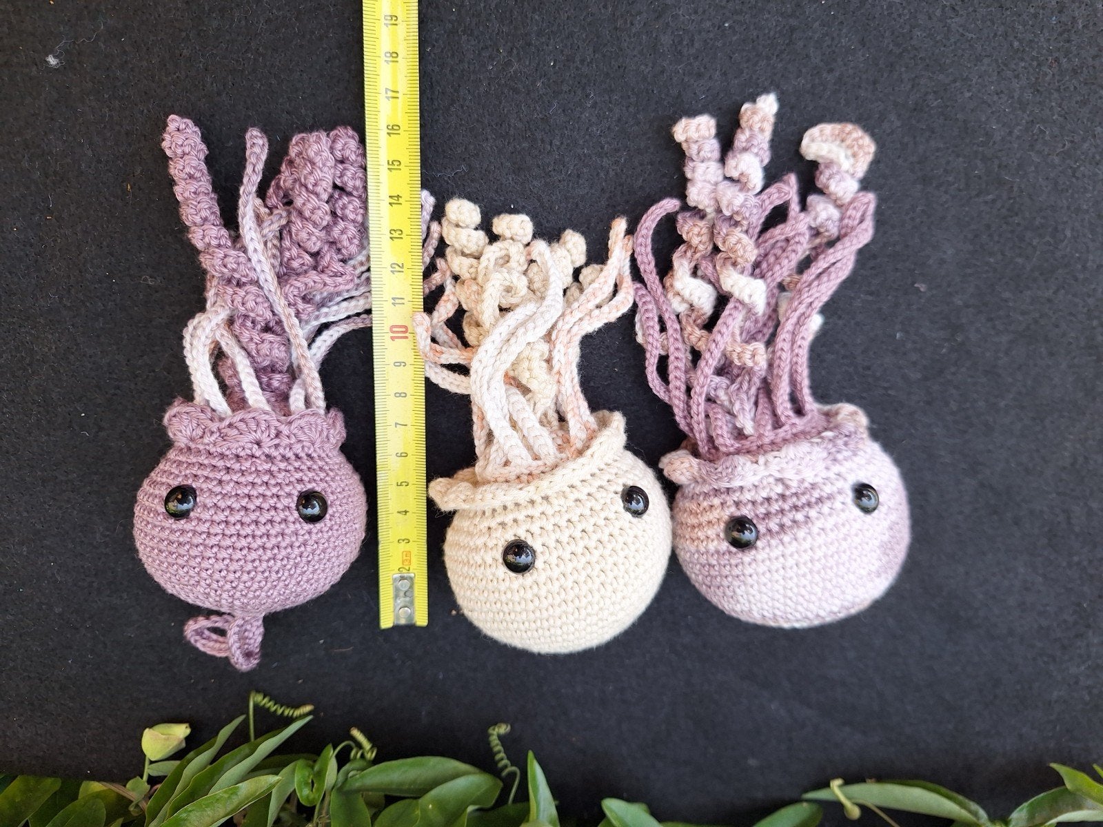 Gehaakte knuffels met rammelkraal en ophanglusje, Paars, Handgemaakt, Overige typen, Nieuw