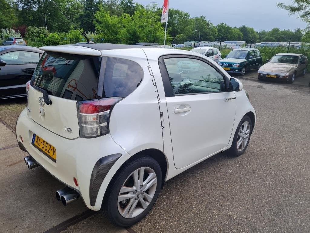 Toyota IQ 1.0 VVTi SPECIAL EDITION met AIRCO, ! IN PRIJS VER, Stof, Gebruikt, Zwart, 4 stoelen