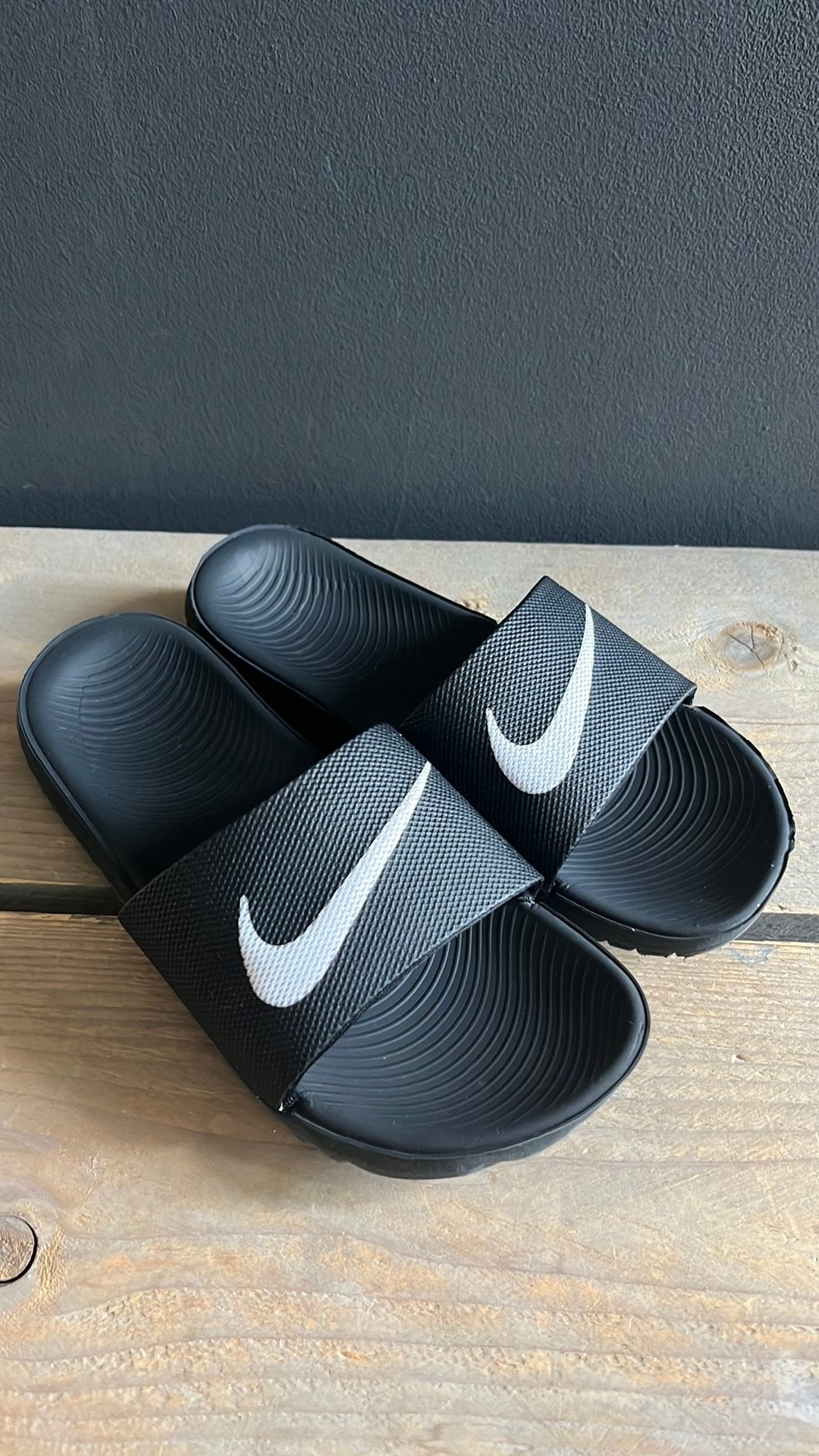 Nike Kawa slippers maat 36, Overige typen, Ophalen of Verzenden, Zo goed als nieuw, Jongen