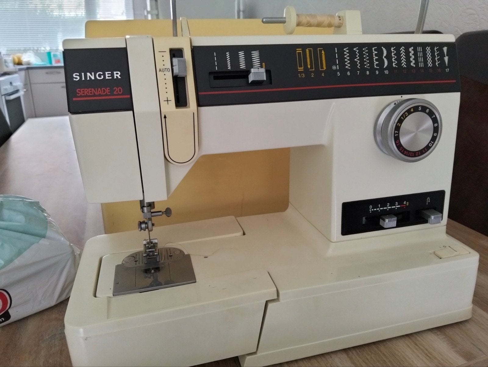Singer naaimachine serenade 20 in goede staat, Ophalen of Verzenden, Zo goed als nieuw, Naaimachine, Singer