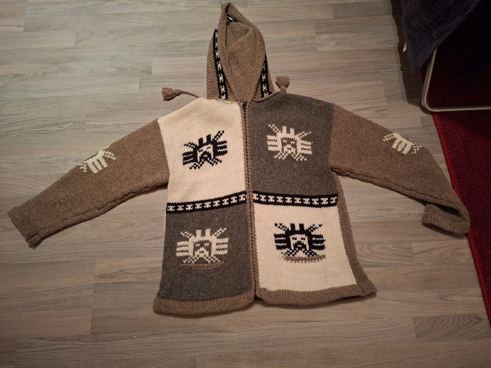 Wollen Mapuche vest met capuchon, Kleding | Heren, Truien en Vesten, Ophalen of Verzenden, Zo goed als nieuw, Meerkleurig