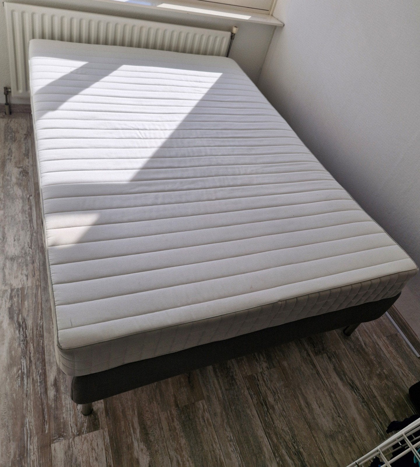 Tweepersoonsbed 140x200, IKEA, Nieuwprijs €390