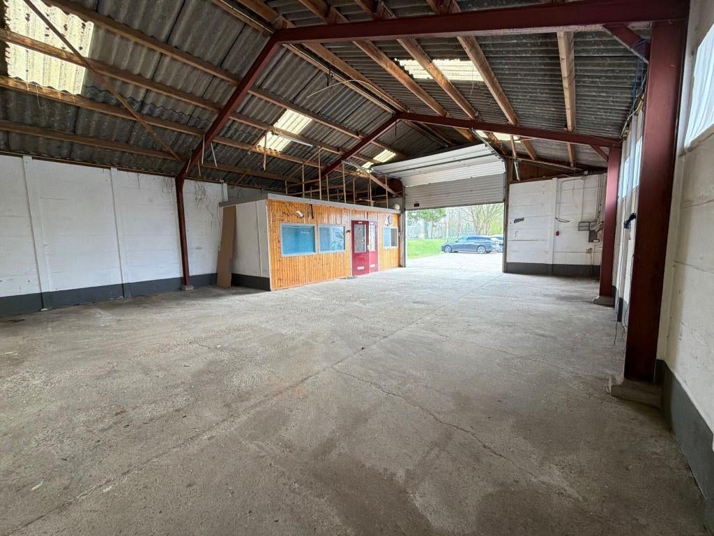 Opslagruimte/loods 250m2 aan de Friesestraatweg max 2 jaar, Zakelijke goederen, Bedrijfs Onroerend goed, 250 m², Huur, Opslag of Loods