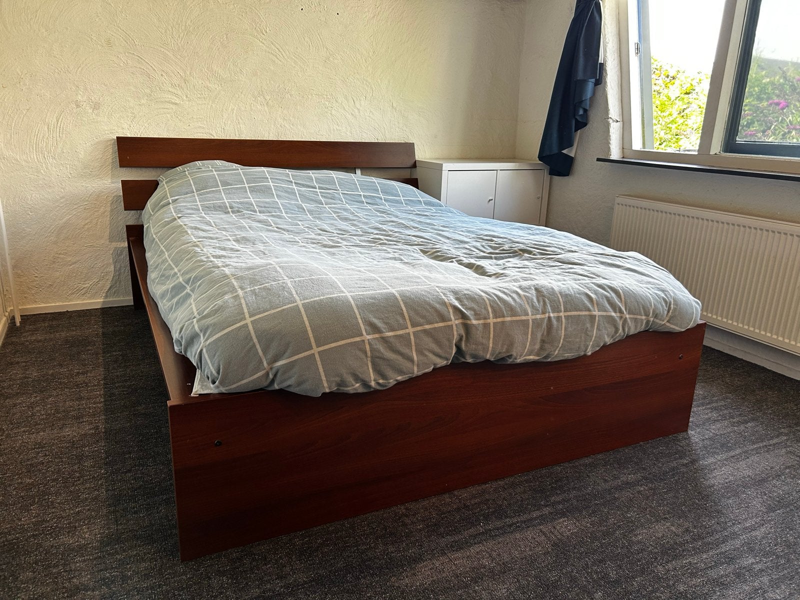 Tweepersoonsbed met lattenbodem en matras, Huis en Inrichting, Slaapkamer | Bedden, Ophalen, Gebruikt, Bruin, Tweepersoons