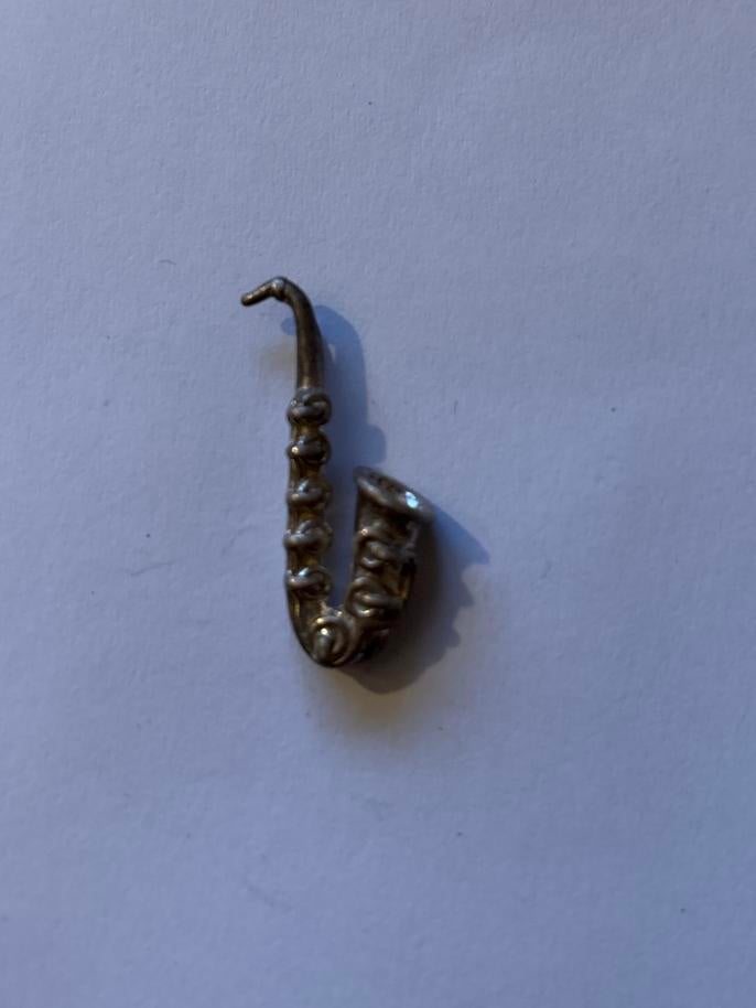 Miniatuur Saxofoon Hanger/Bedel 0.925 zilver, Muziek en Instrumenten, Blaasinstrumenten | Saxofoons, Ophalen of Verzenden, Gebruikt
