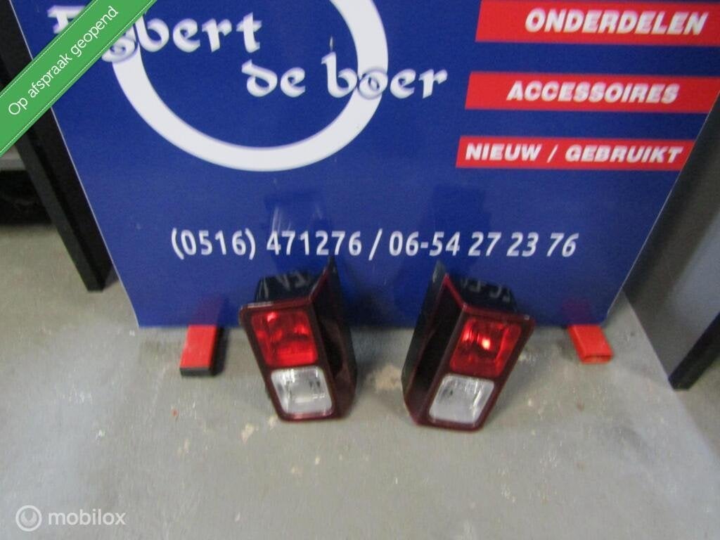 links en rechts achterbumper hoek Achterlicht trafic vivaro, Gebruikt, Renault, Ophalen of Verzenden, Renault