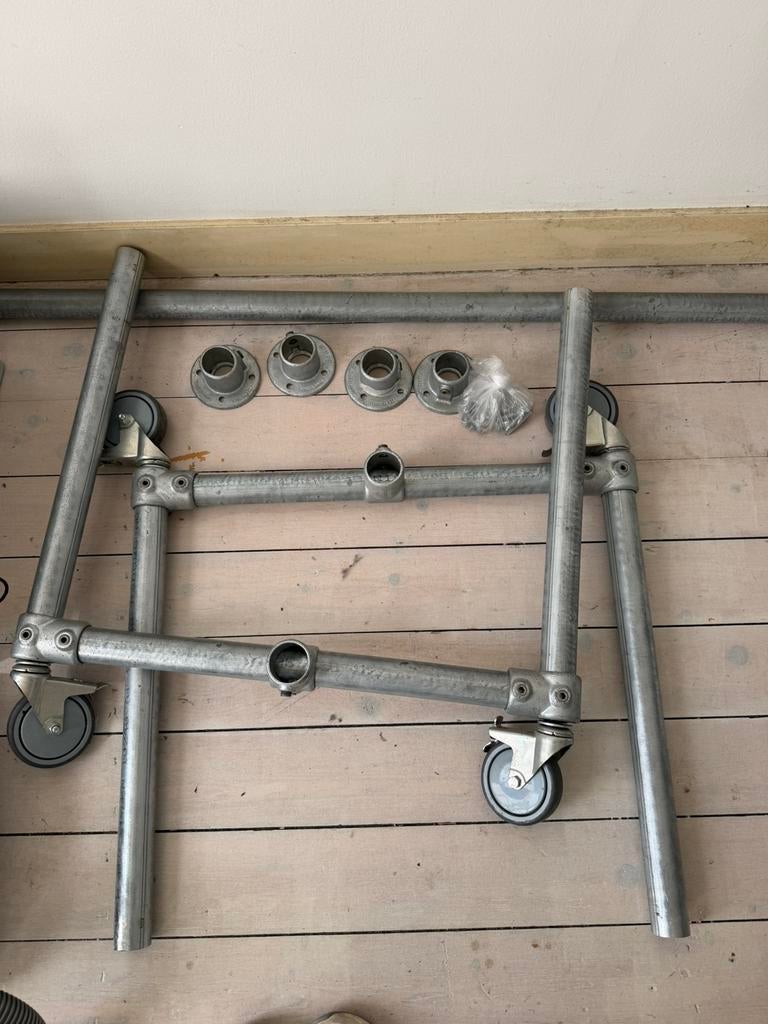 Tafelonderstel onderstel steigerbuizen tafel incl wielen, Ophalen, Zo goed als nieuw, Rechthoekig, 50 tot 100 cm
