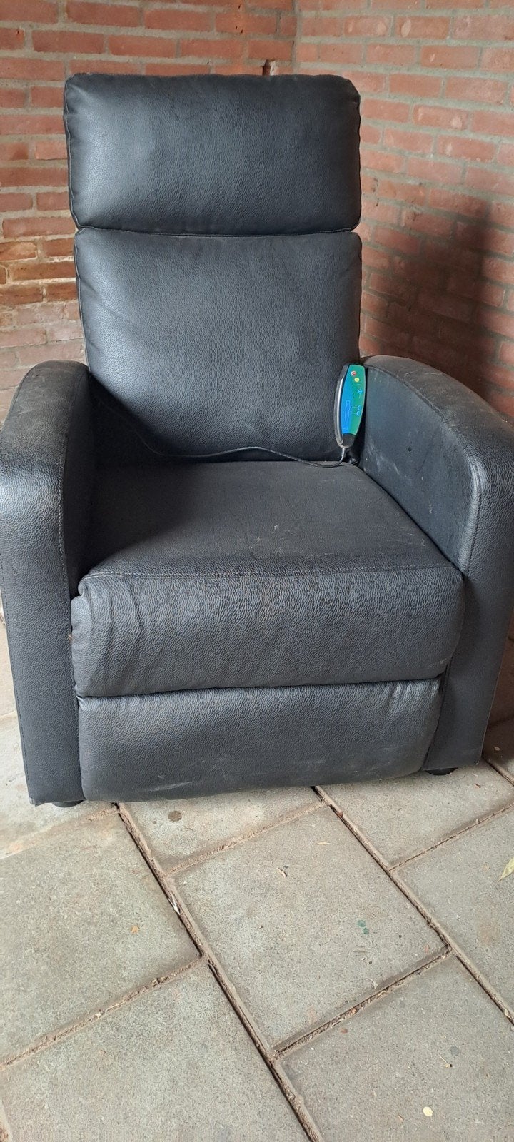 JYSK Hoven Relaxfauteuil met Massagefunctie, Gebruikt, Modern, Comfort, Ophalen of Verzenden, 50 tot 75 cm