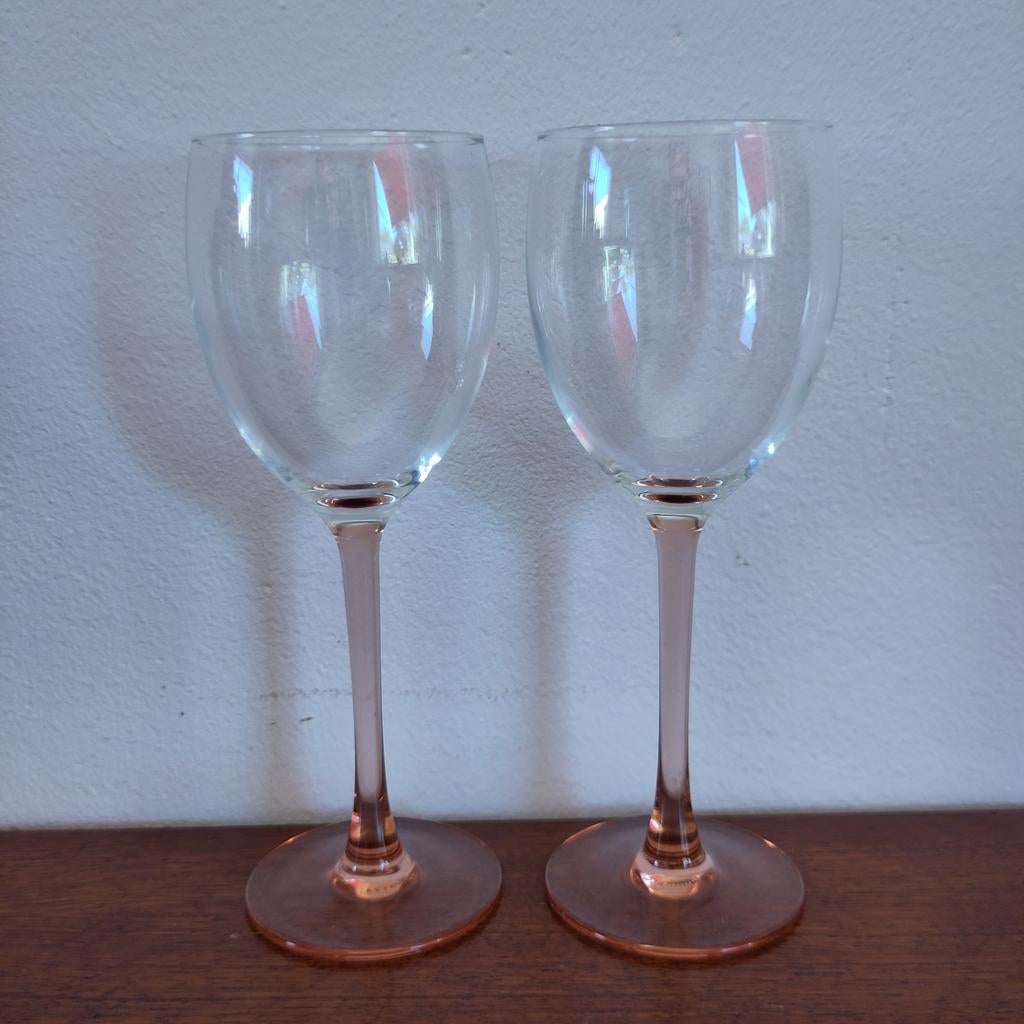 Twee Luminarc France wijnglazen rosé voet, Ophalen of Verzenden, Zo goed als nieuw, Glas, Overige typen