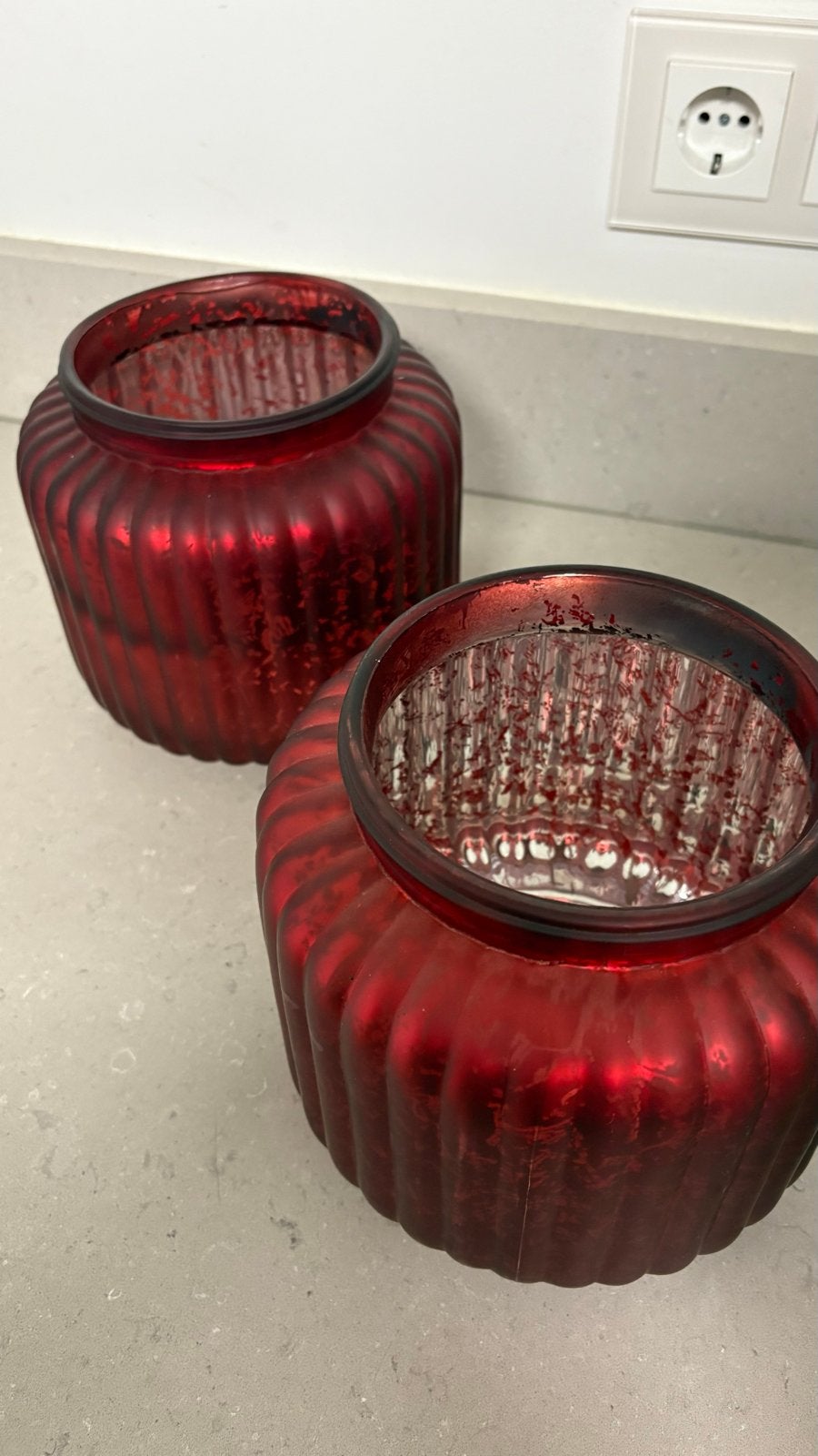 Twee rode windlichten - Nieuwstaat, Huis en Inrichting, Woonaccessoires | Kandelaars en Kaarsen, Windlicht, Ophalen of Verzenden