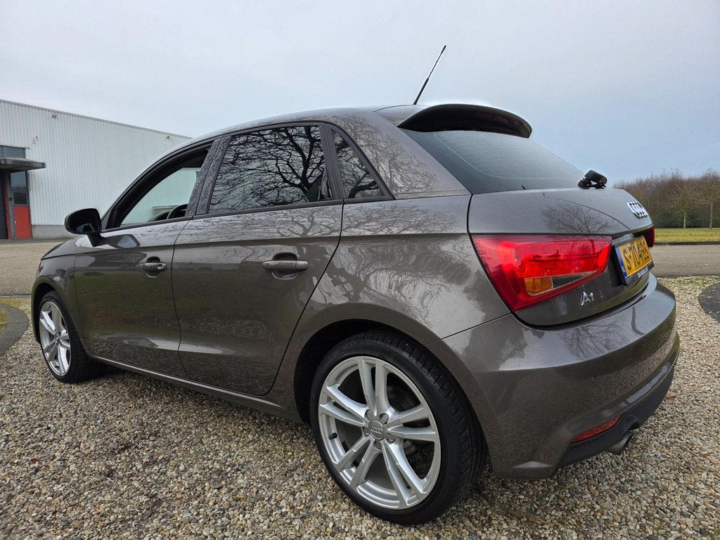 Audi A1 Sportback 1.0 TFSI 5-deurs AIRCO/cruise/STOELVERW, Auto's, Voorwielaandrijving, Euro 6, Bruin, Geïmporteerd