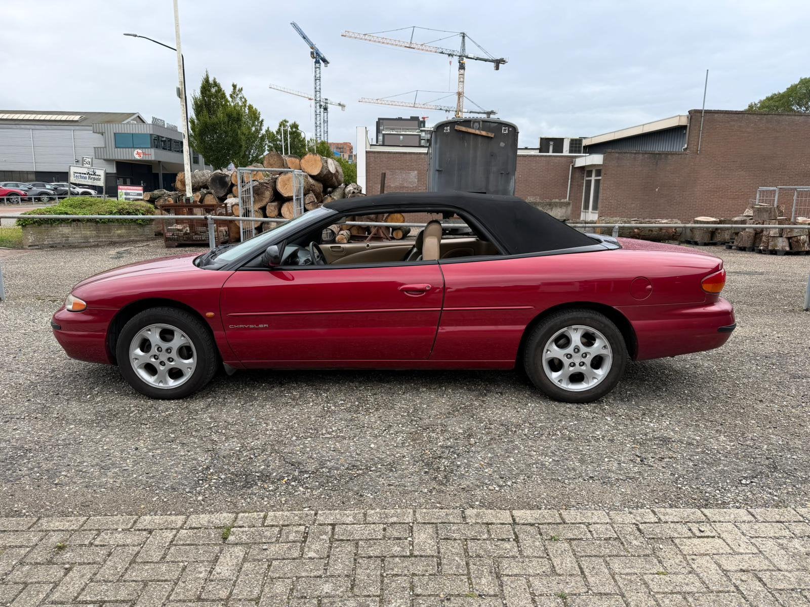 Chrysler Stratus 2.5 I 24V Convertible AUT 1998 Rood, foto 10