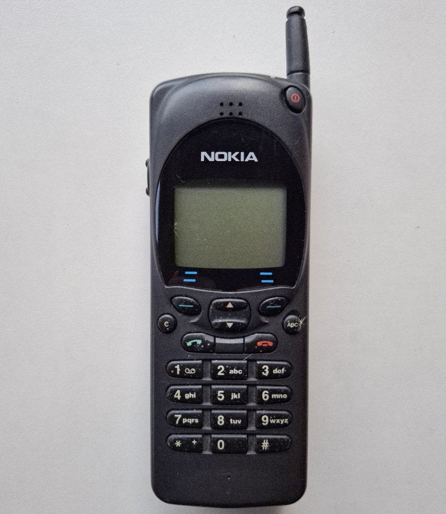 Nokia telefoon 2110 van 1994 + dikkere accu, Ophalen, Gebruikt, Geen camera, Zwart