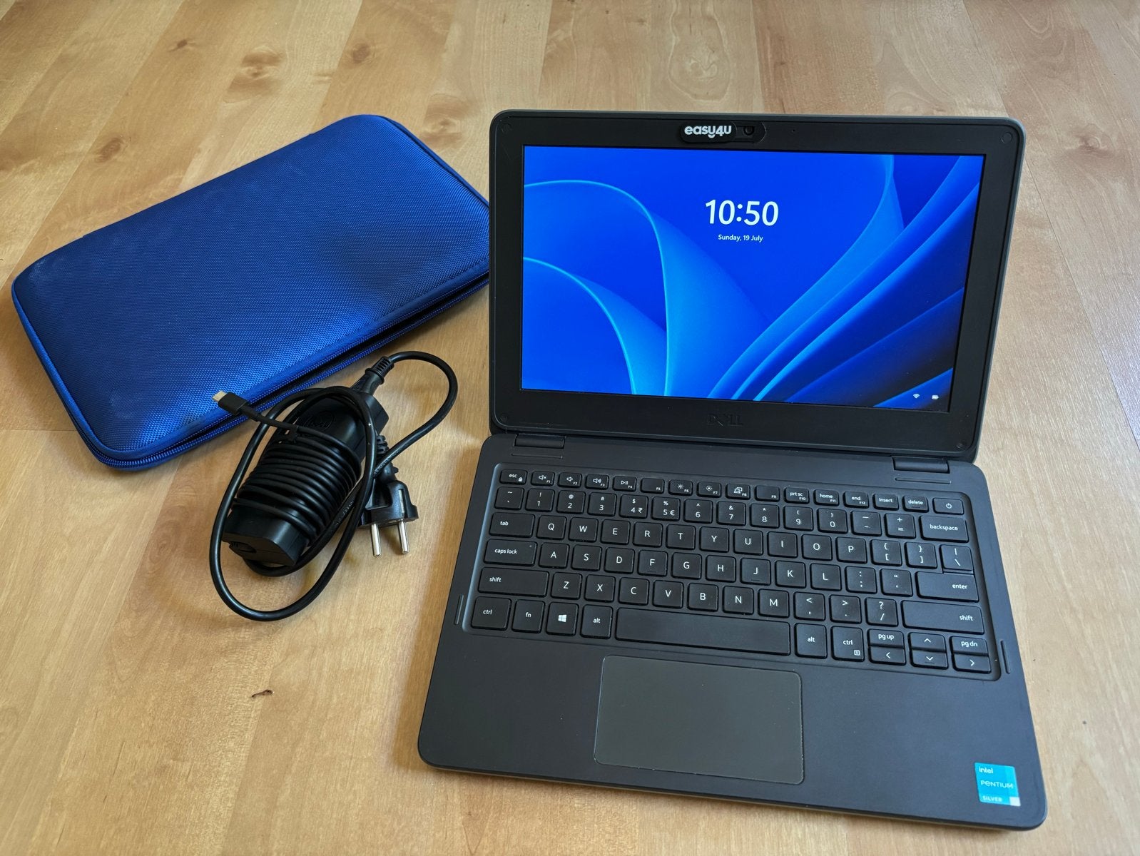Dell Latitude 3120 Laptop met Hoes, Computers en Software, Windows Laptops, Ophalen of Verzenden, Zo goed als nieuw, SSD, 11 inch