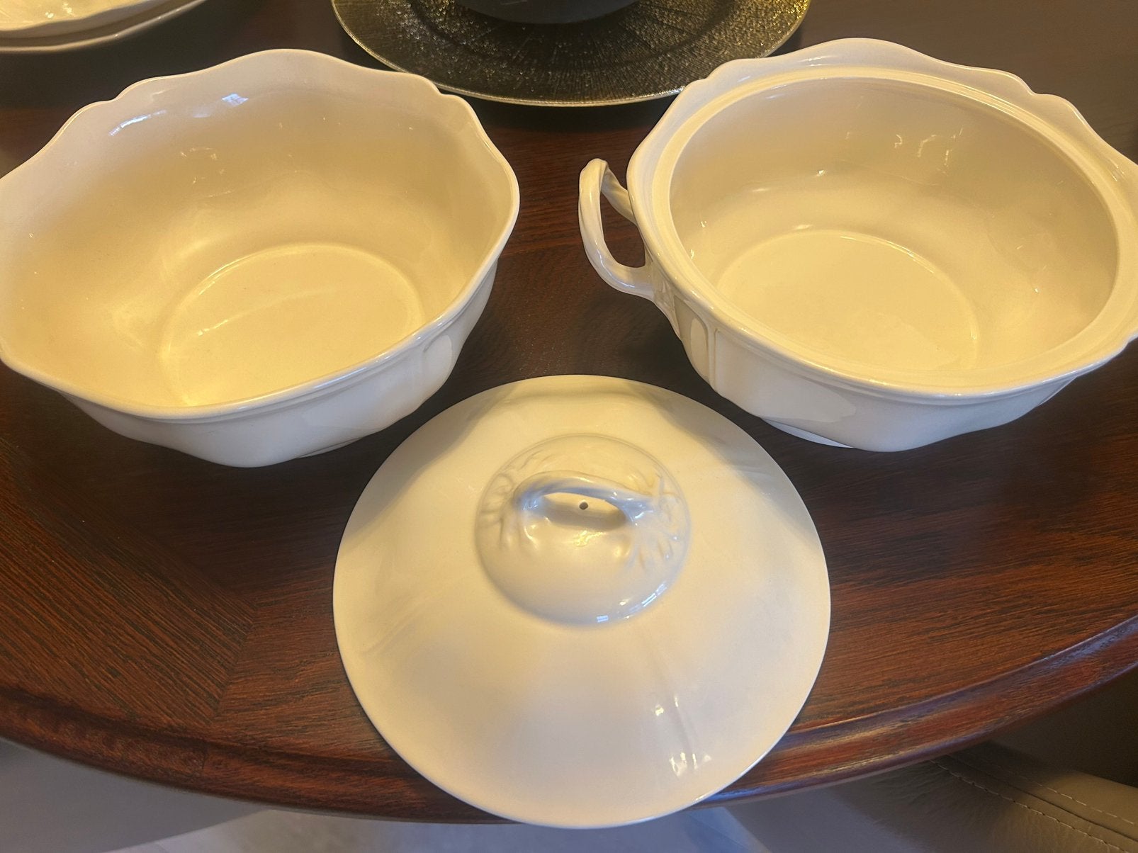Twee mooie groente schalen Wedgewood Queens Wave, Ophalen, Wedgwood, Aardewerk, Schaal of Schalen