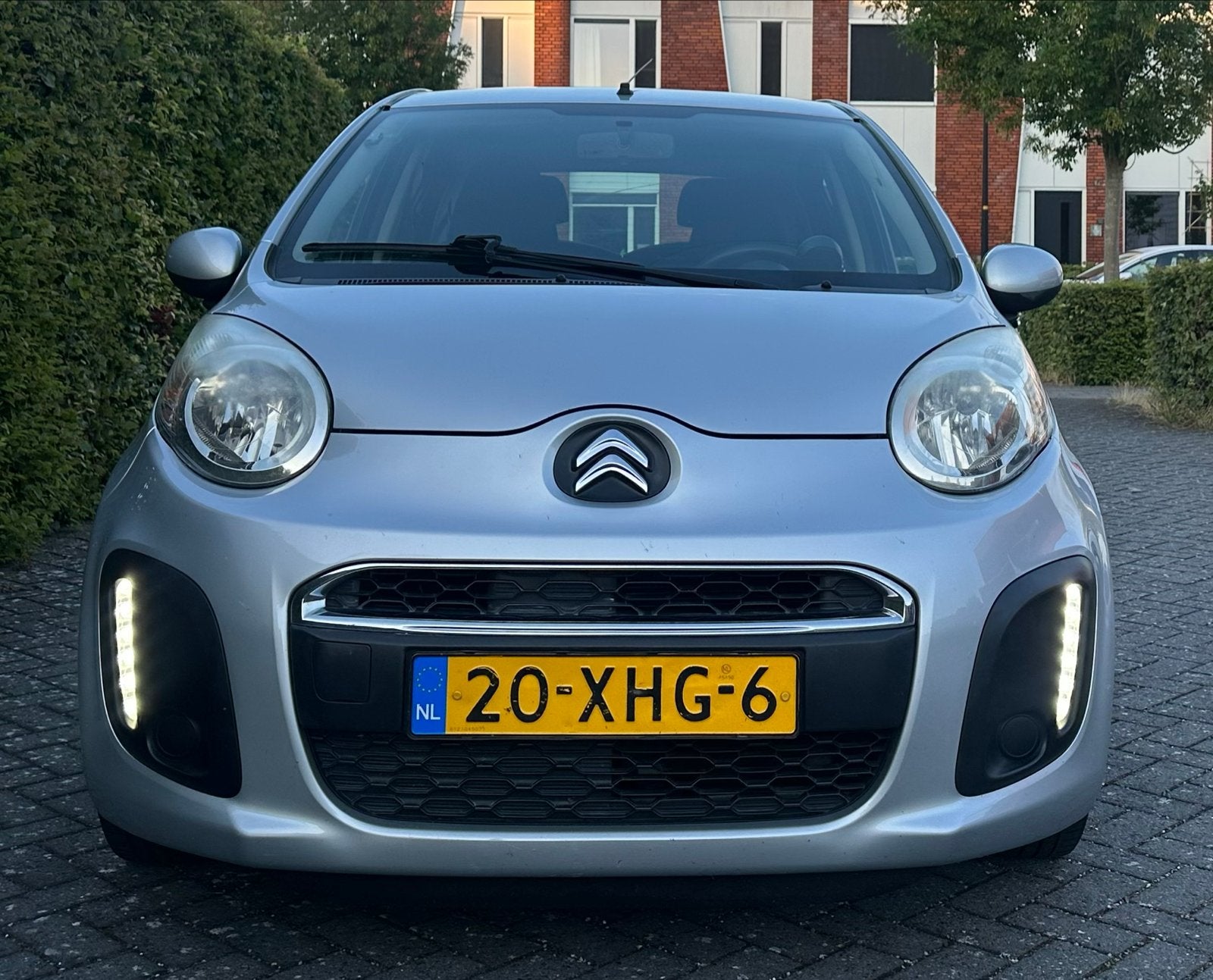 Citroën C1 1.0i 68PK 5D 2012 Grijs / Airco, Voorwielaandrijving, Stof, Zwart, 4 cilinders