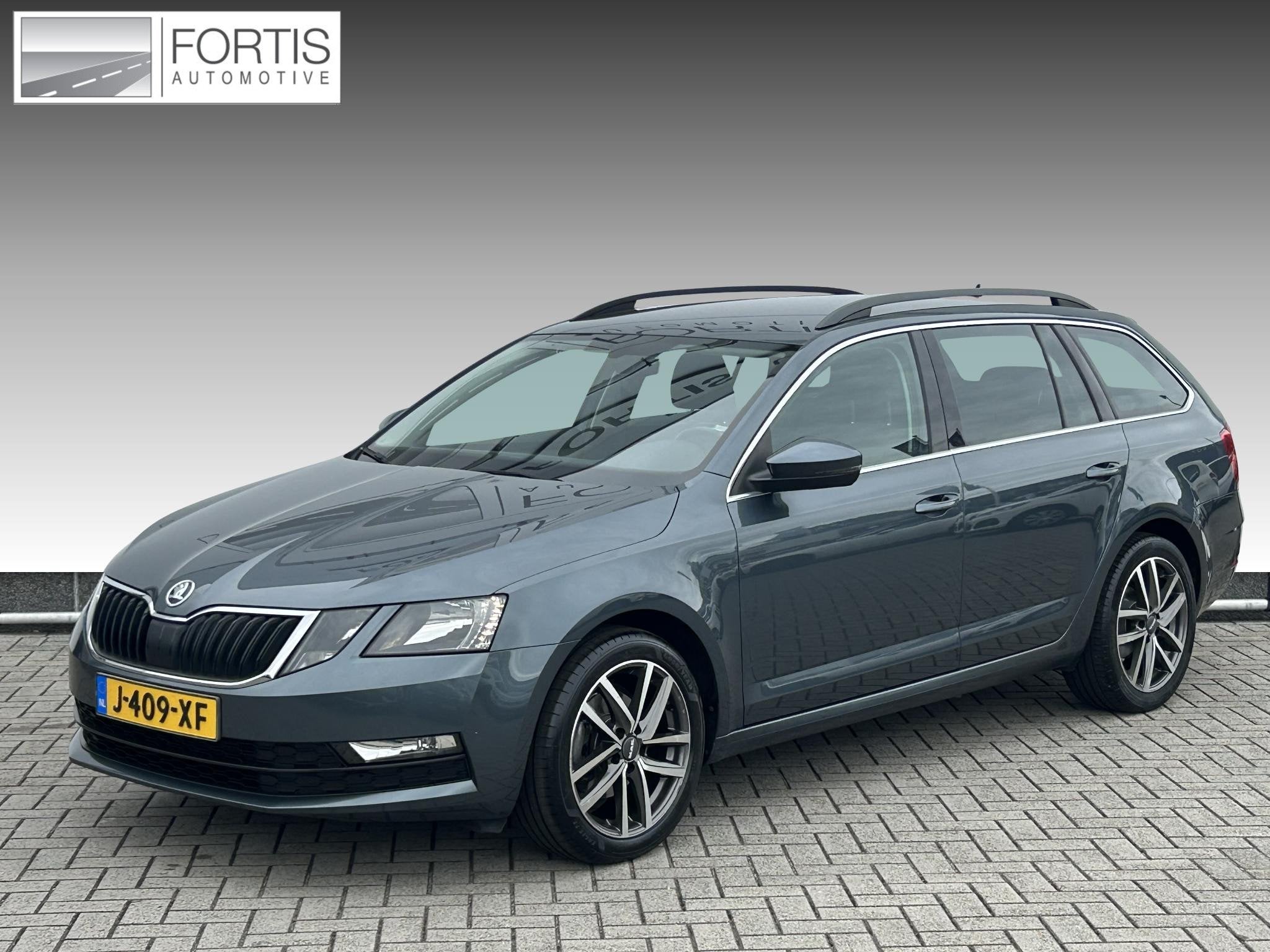 Skoda Octavia Combi 1.0 TSI 115PK Greentech Business Edition, Auto's, Gebruikt, Origineel Nederlands, 3 cilinders, Zilver of Grijs