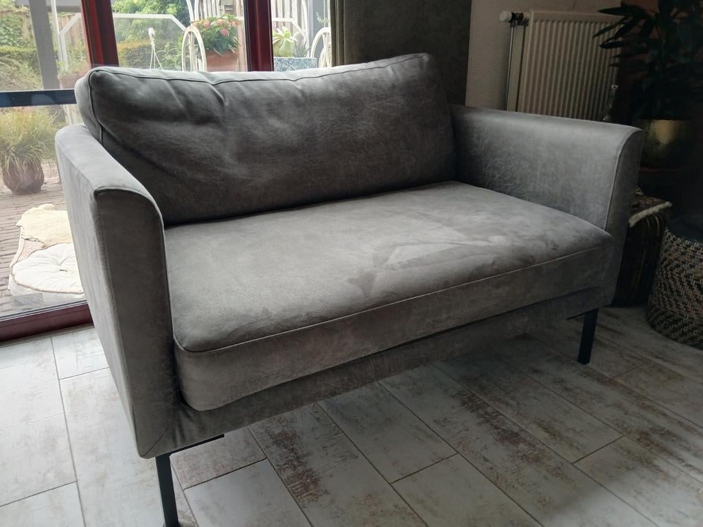 Comfortabele staalgrijze loveseat, bank- Zo goed als nieuw, Ophalen, Modern, Industrieel, Tweepersoons, 75 tot 100 cm