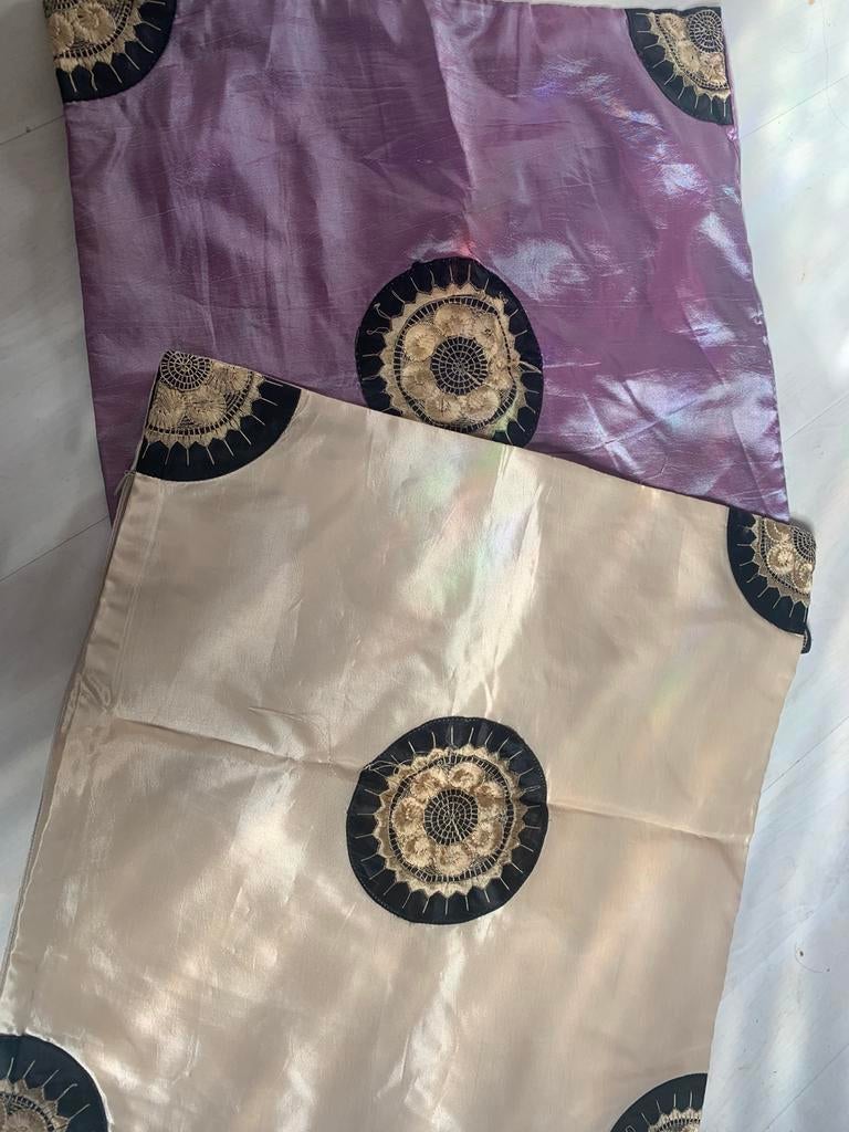2 kussenhoesjes lila en ecru, Ophalen of Verzenden, Zo goed als nieuw, Vierkant