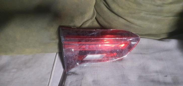 Achterlicht led achterklep links VW T-roc facelift '20-heden, Auto-onderdelen, Verlichting, Volkswagen, Ophalen of Verzenden, Sidali047@hotmail.com