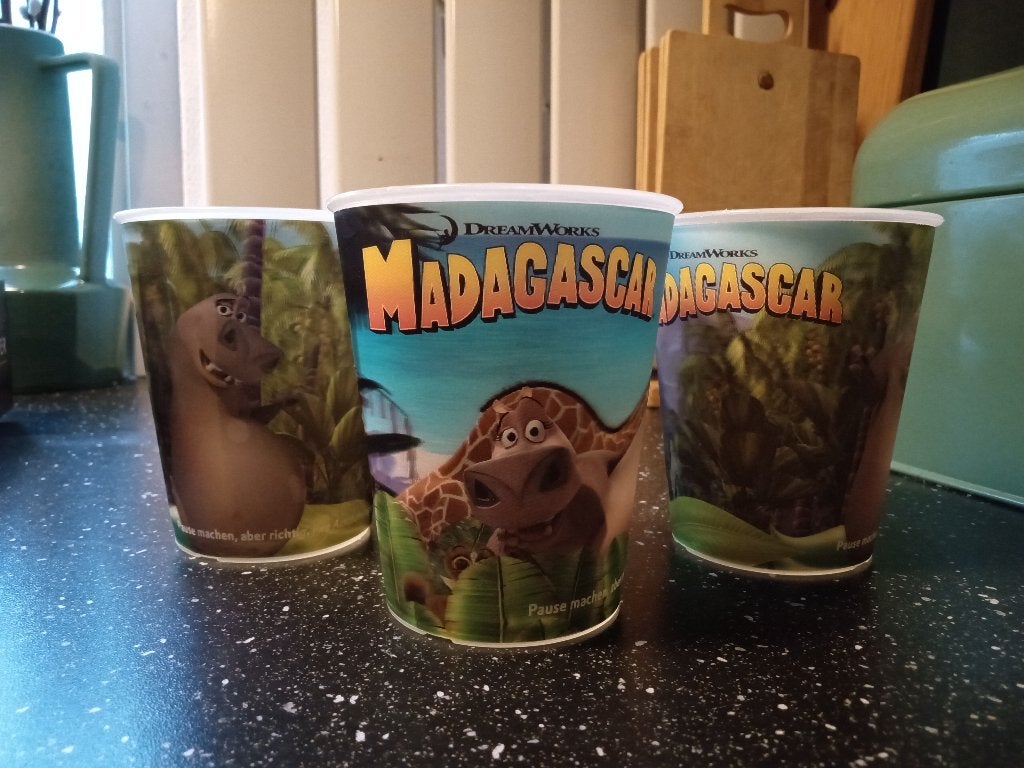 3 Madagascar Bekers, Ophalen of Verzenden, Gebruikt