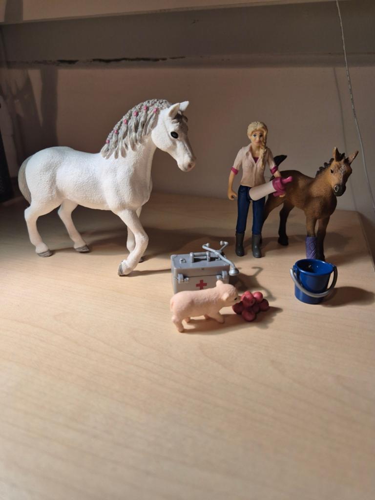 Dierenarts met merrie en veulen, Ophalen, Nieuw, Paard, Beeldje of Figuurtje