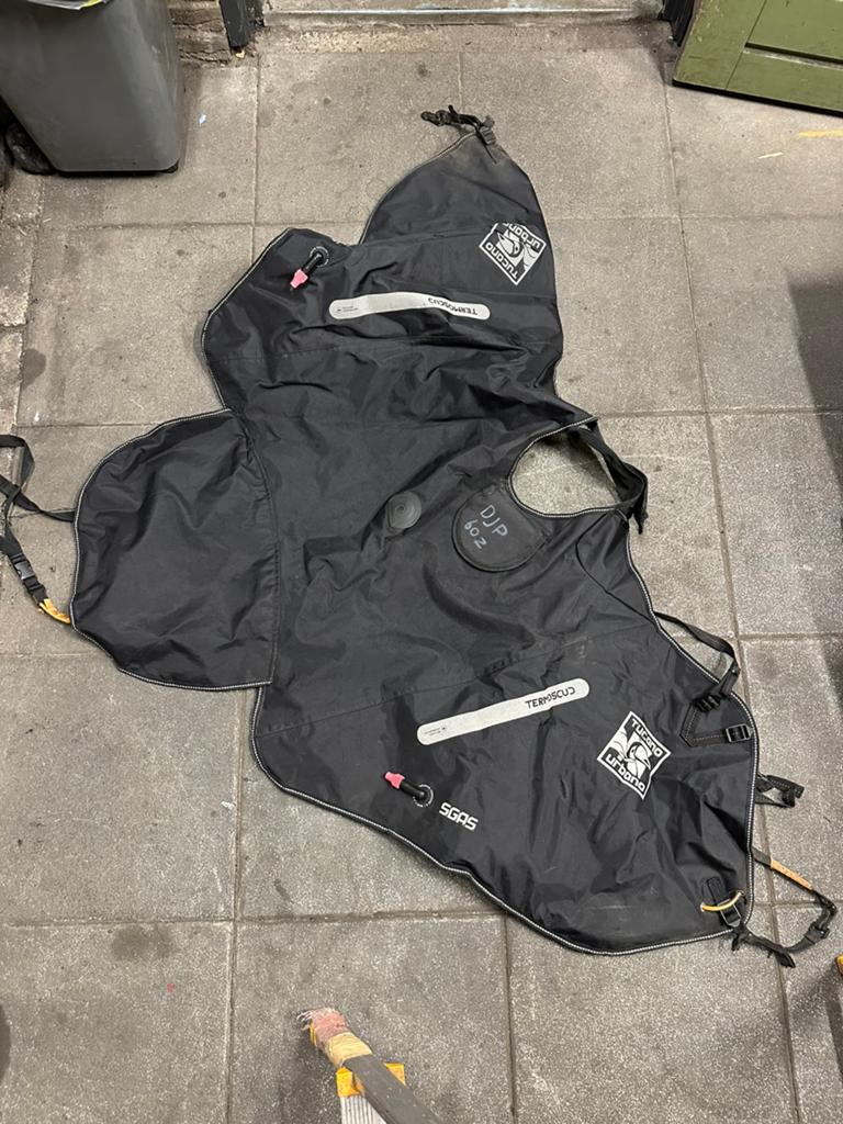 Turcano urbano beenkleed piaggio zip fly et2 sym, Fietsen en Brommers, Brommers | Toebehoren, Ophalen, Zo goed als nieuw