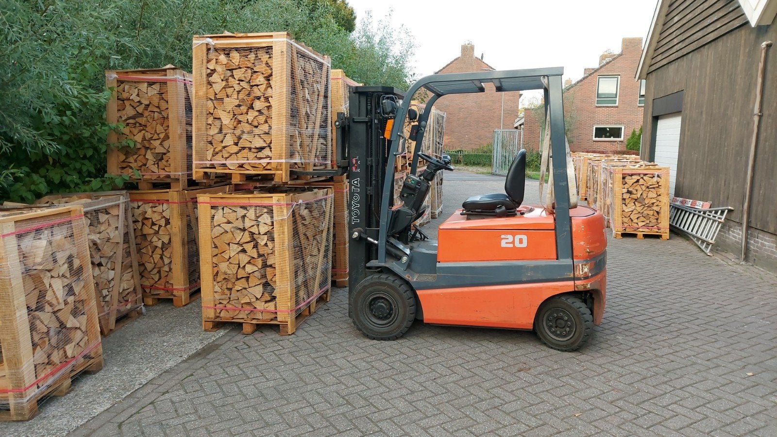 Eiken haardhout ovengedroogd 25cm,  1m3 kratten, 6 m³ of meer, Ophalen, Eikenhout, Blokken