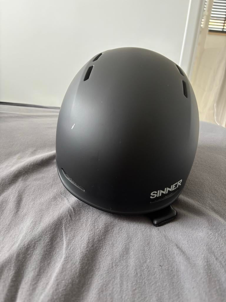 Sinner Skihelm/Snowboardhelm Zwart, Ophalen, Zo goed als nieuw, Maat 38/40 (M), Overige typen