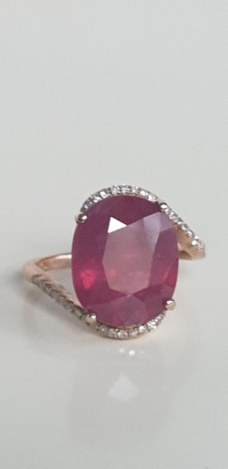 14k roos gouden ring met Robijn  en diamanten, Sieraden, Tassen en Uiterlijk, Ophalen, Nieuw, 17 tot 18, Met edelsteen