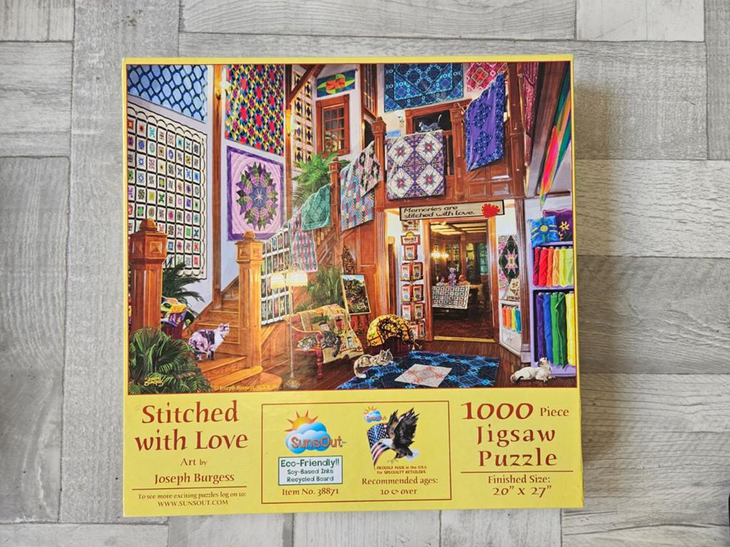 Sunsout puzzel 1000 Stitched with love, Hobby en Vrije tijd, Ophalen of Verzenden, 500 t/m 1500 stukjes, Zo goed als nieuw