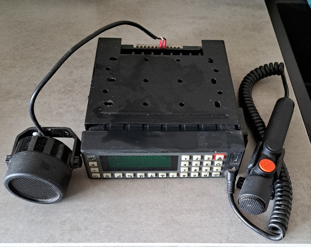 Mobiele portofoon, Ophalen, Gebruikt, Portofoon of Walkie-talkie