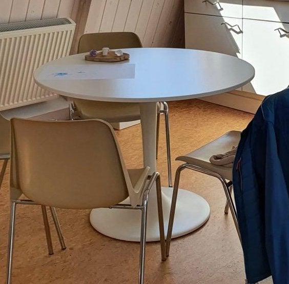 Docksta tafel van Ikea wit rond 103cm zgan, Huis en Inrichting, Tafels | Eettafels, Ophalen, 100 tot 150 cm, Rond, Zo goed als nieuw