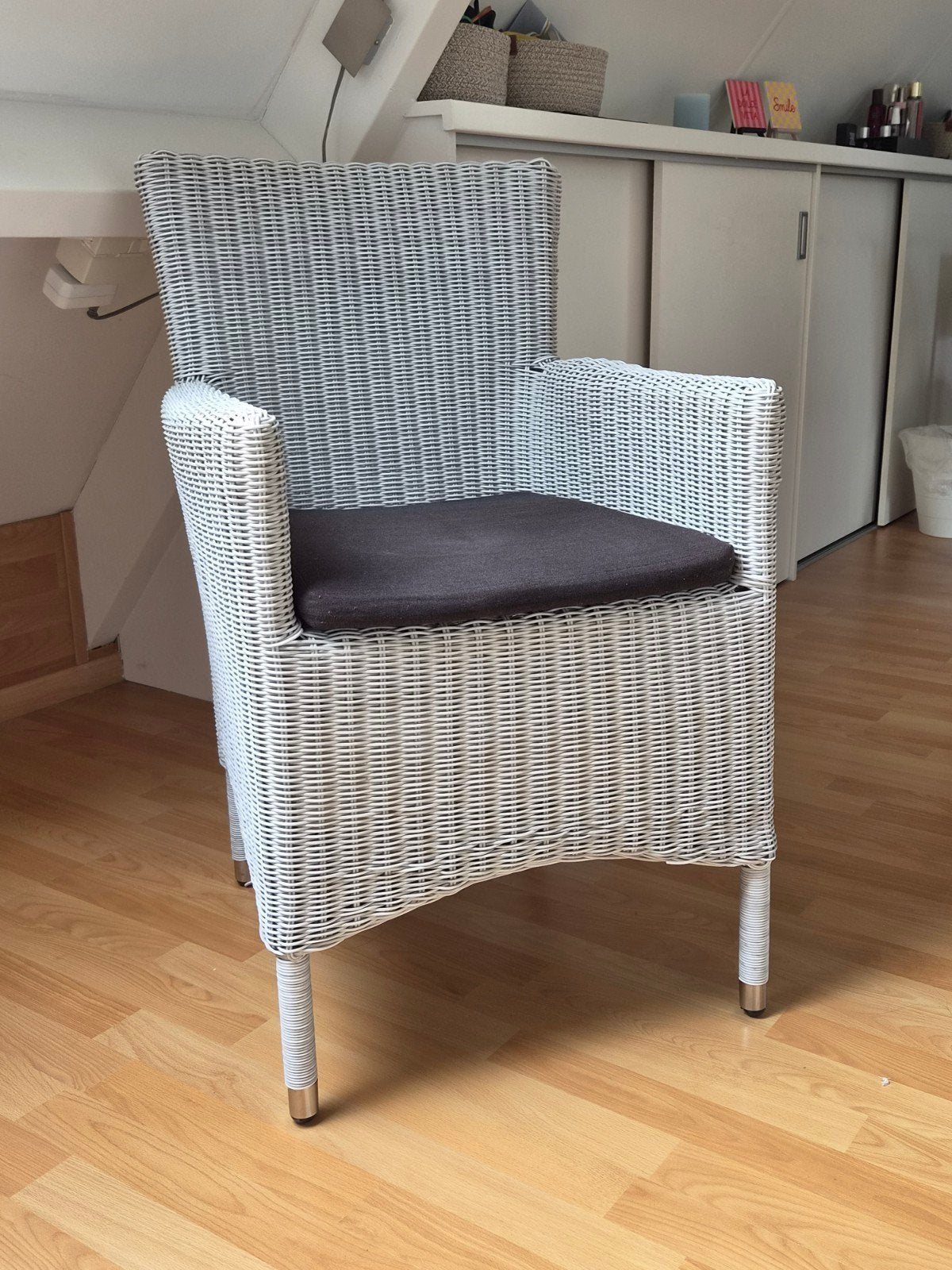 Witte tuinstoel met kussen, Ophalen, Gebruikt, Wicker