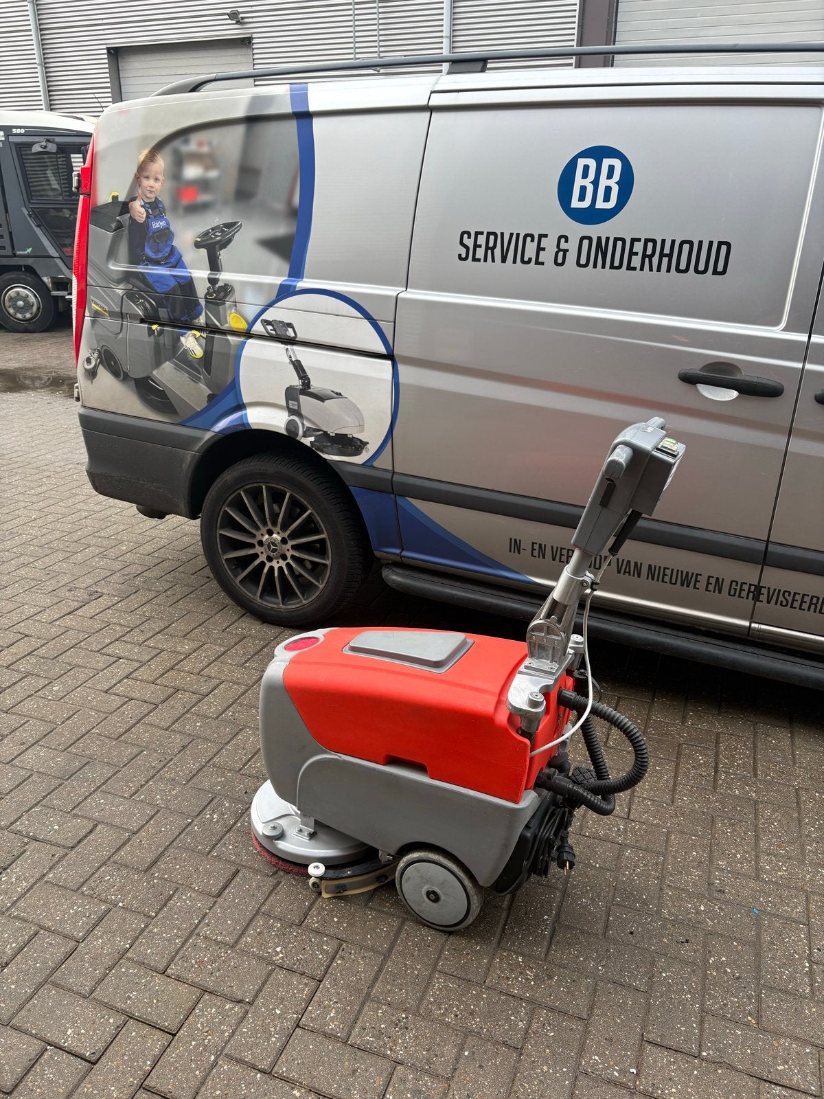 Schrobmachine Hako B12, Ophalen of Verzenden, Zo goed als nieuw, Schrobmachine
