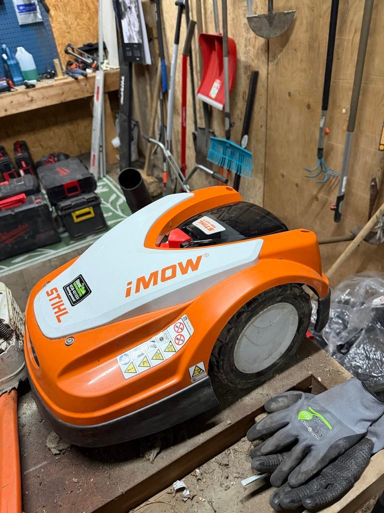 Stihl iMOW RMI 422 P Robotmaaier - Automatisch Maaien, Ophalen, Cirkelmaaier, Gebruikt, Accu-grasmaaier