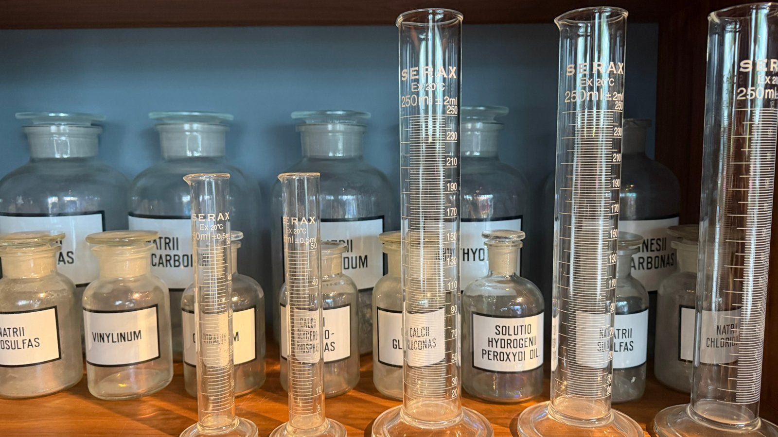 MOOI SET LABORATORIUM FLESSEN, Ophalen