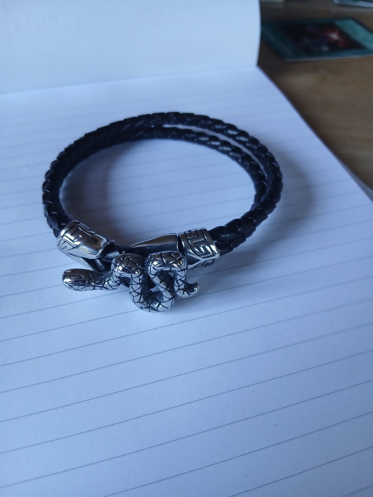 Leren armband met zilverkleurige slangen sluiting, Ophalen of Verzenden, Zo goed als nieuw, Zwart, Leer