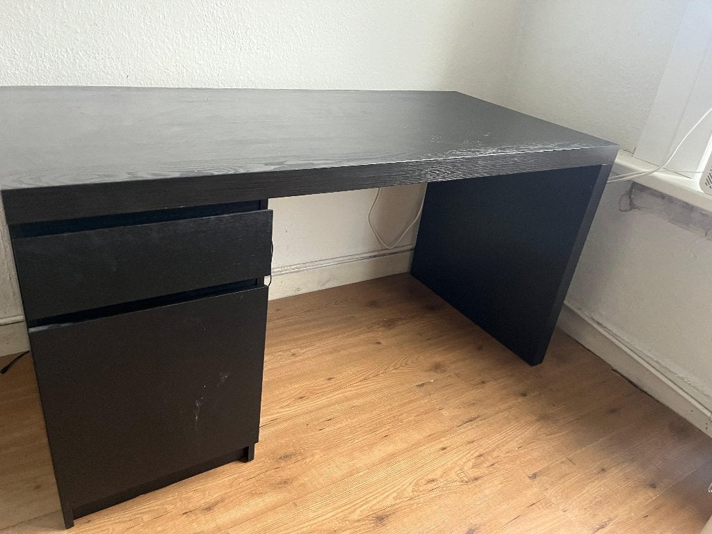 Ikea malm bureau, Huis en Inrichting, Ophalen, Zwart, Gebruikt, Scandinavisch
