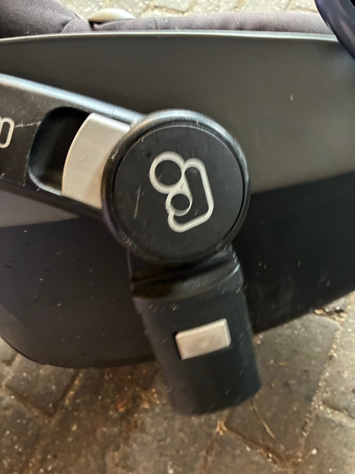 Maxi-Cosi Pebble met EasyBase 2 en kinderwagen, Gebruikt, Verstelbare duwstang, Combiwagen, Ophalen